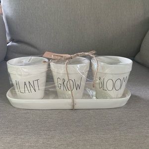 Rae Dunn planters